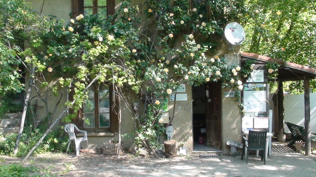 Camping Le P'Tit Bonheur Escaro Екстериор снимка